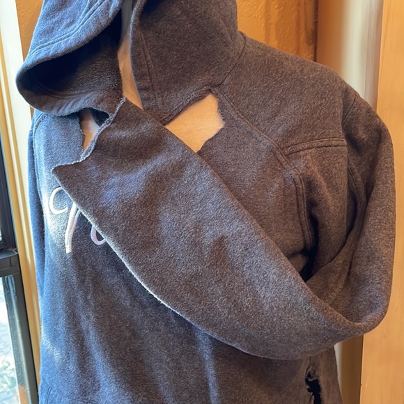 Nike Sweatshirt Upcycle - Picture 6 of 9